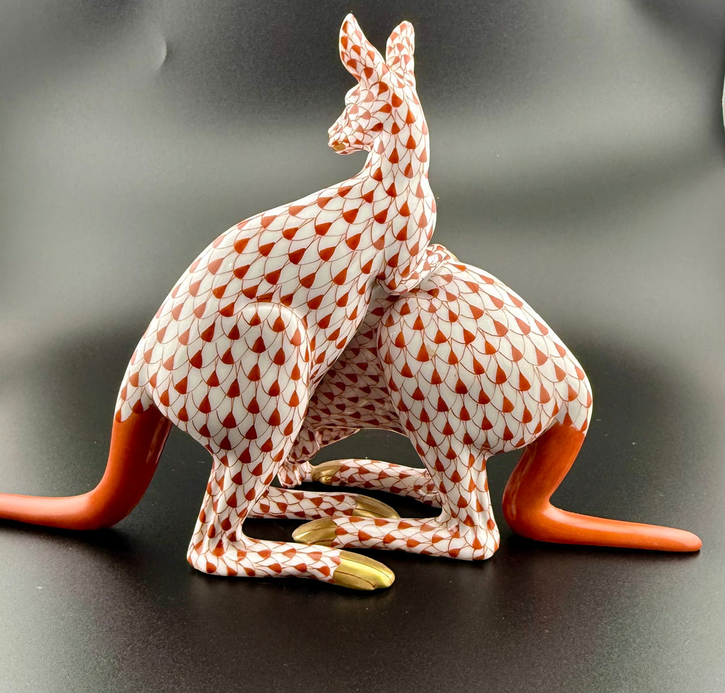 “Pair of Kangaroos-Rust (15318)” Herend